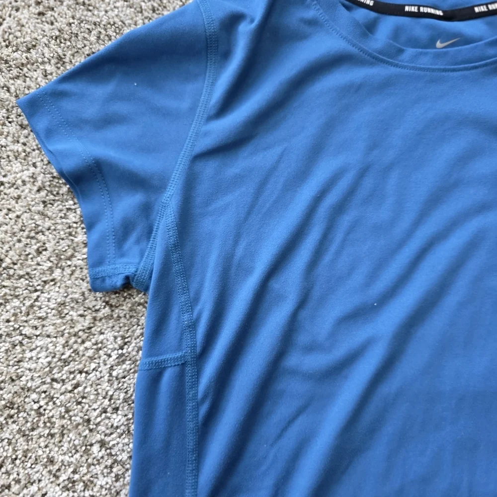 Nike Women's Blue Short Sleeve Tee